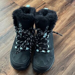 Women’s Merrell Black Winter Fur-Lined Lace-Up Boots size 8.5
